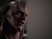 extant_StarTrek_VOY_6x07-DragonsTeeth_02715.jpg