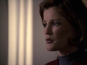 extant_StarTrek_VOY_6x07-DragonsTeeth_02722.jpg