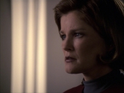 extant_StarTrek_VOY_6x07-DragonsTeeth_02745.jpg