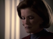 extant_StarTrek_VOY_6x07-DragonsTeeth_02753.jpg