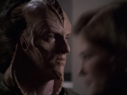 extant_StarTrek_VOY_6x07-DragonsTeeth_02754.jpg