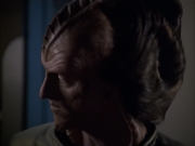 extant_StarTrek_VOY_6x07-DragonsTeeth_02758.jpg