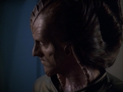 extant_StarTrek_VOY_6x07-DragonsTeeth_02759.jpg