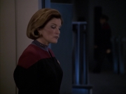 extant_StarTrek_VOY_6x07-DragonsTeeth_02760.jpg