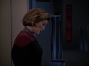 extant_StarTrek_VOY_6x07-DragonsTeeth_02761.jpg