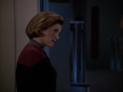 extant_StarTrek_VOY_6x07-DragonsTeeth_02762.jpg