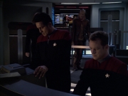 extant_StarTrek_VOY_6x07-DragonsTeeth_02771.jpg