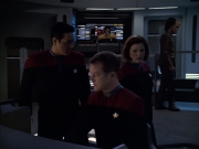 extant_StarTrek_VOY_6x07-DragonsTeeth_02775.jpg