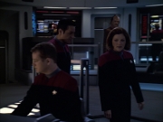 extant_StarTrek_VOY_6x07-DragonsTeeth_02776.jpg