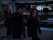 extant_StarTrek_VOY_6x07-DragonsTeeth_02778.jpg