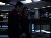 extant_StarTrek_VOY_6x07-DragonsTeeth_02781.jpg