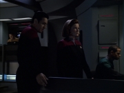 extant_StarTrek_VOY_6x07-DragonsTeeth_02784.jpg