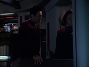 extant_StarTrek_VOY_6x07-DragonsTeeth_02790.jpg