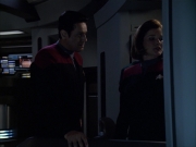 extant_StarTrek_VOY_6x07-DragonsTeeth_02794.jpg