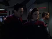 extant_StarTrek_VOY_6x07-DragonsTeeth_02801.jpg