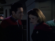 extant_StarTrek_VOY_6x07-DragonsTeeth_02808.jpg