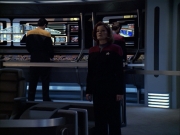 extant_StarTrek_VOY_6x07-DragonsTeeth_02820.jpg