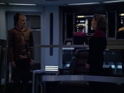 extant_StarTrek_VOY_6x07-DragonsTeeth_02834.jpg