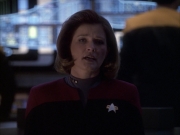 extant_StarTrek_VOY_6x07-DragonsTeeth_02852.jpg