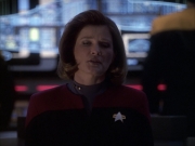 extant_StarTrek_VOY_6x07-DragonsTeeth_02858.jpg