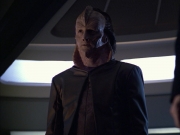 extant_StarTrek_VOY_6x07-DragonsTeeth_02889.jpg