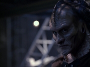 extant_StarTrek_VOY_6x07-DragonsTeeth_02926.jpg