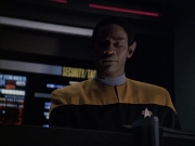 extant_StarTrek_VOY_6x07-DragonsTeeth_02936.jpg