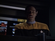 extant_StarTrek_VOY_6x07-DragonsTeeth_02937.jpg