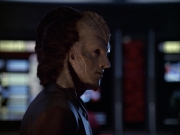 extant_StarTrek_VOY_6x07-DragonsTeeth_02955.jpg