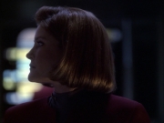 extant_StarTrek_VOY_6x07-DragonsTeeth_02956.jpg