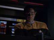 extant_StarTrek_VOY_6x07-DragonsTeeth_02959.jpg