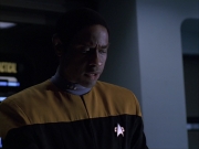extant_StarTrek_VOY_6x07-DragonsTeeth_02987.jpg