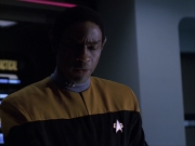 extant_StarTrek_VOY_6x07-DragonsTeeth_02988.jpg