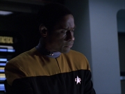 extant_StarTrek_VOY_6x07-DragonsTeeth_02989.jpg