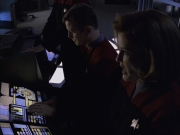 extant_StarTrek_VOY_6x07-DragonsTeeth_02996.jpg