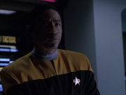 extant_StarTrek_VOY_6x07-DragonsTeeth_03104.jpg