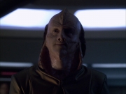 extant_StarTrek_VOY_6x07-DragonsTeeth_03142.jpg