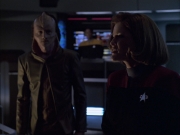extant_StarTrek_VOY_6x07-DragonsTeeth_03147.jpg