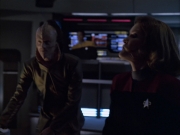 extant_StarTrek_VOY_6x07-DragonsTeeth_03152.jpg