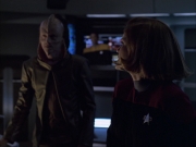 extant_StarTrek_VOY_6x07-DragonsTeeth_03165.jpg