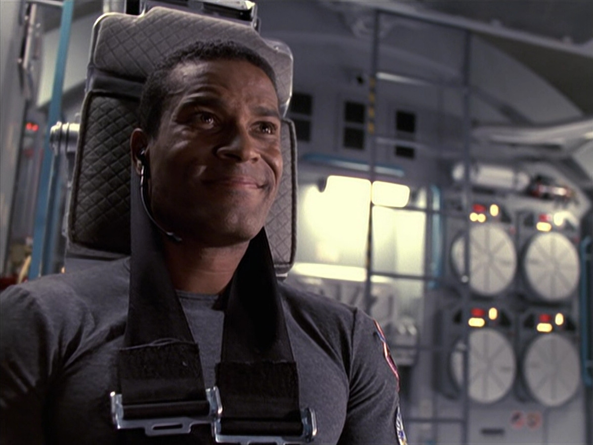 extant_StarTrek_VOY_6x08-OneSmallStep_00029.jpg