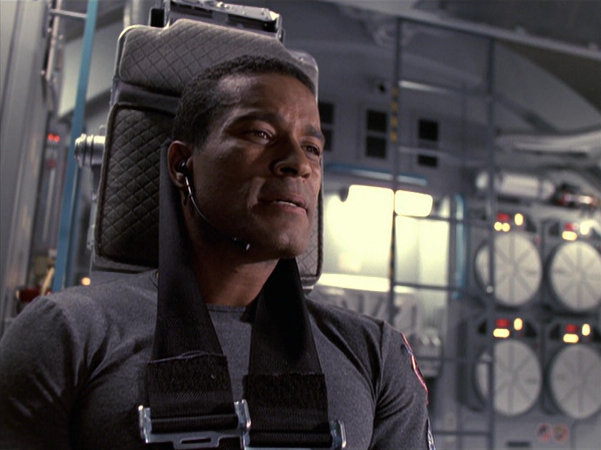 extant_StarTrek_VOY_6x08-OneSmallStep_00035.jpg