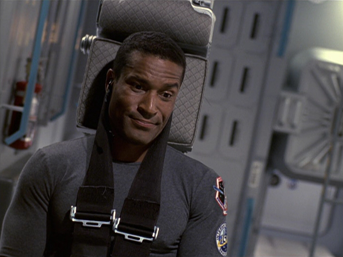 extant_StarTrek_VOY_6x08-OneSmallStep_00080.jpg