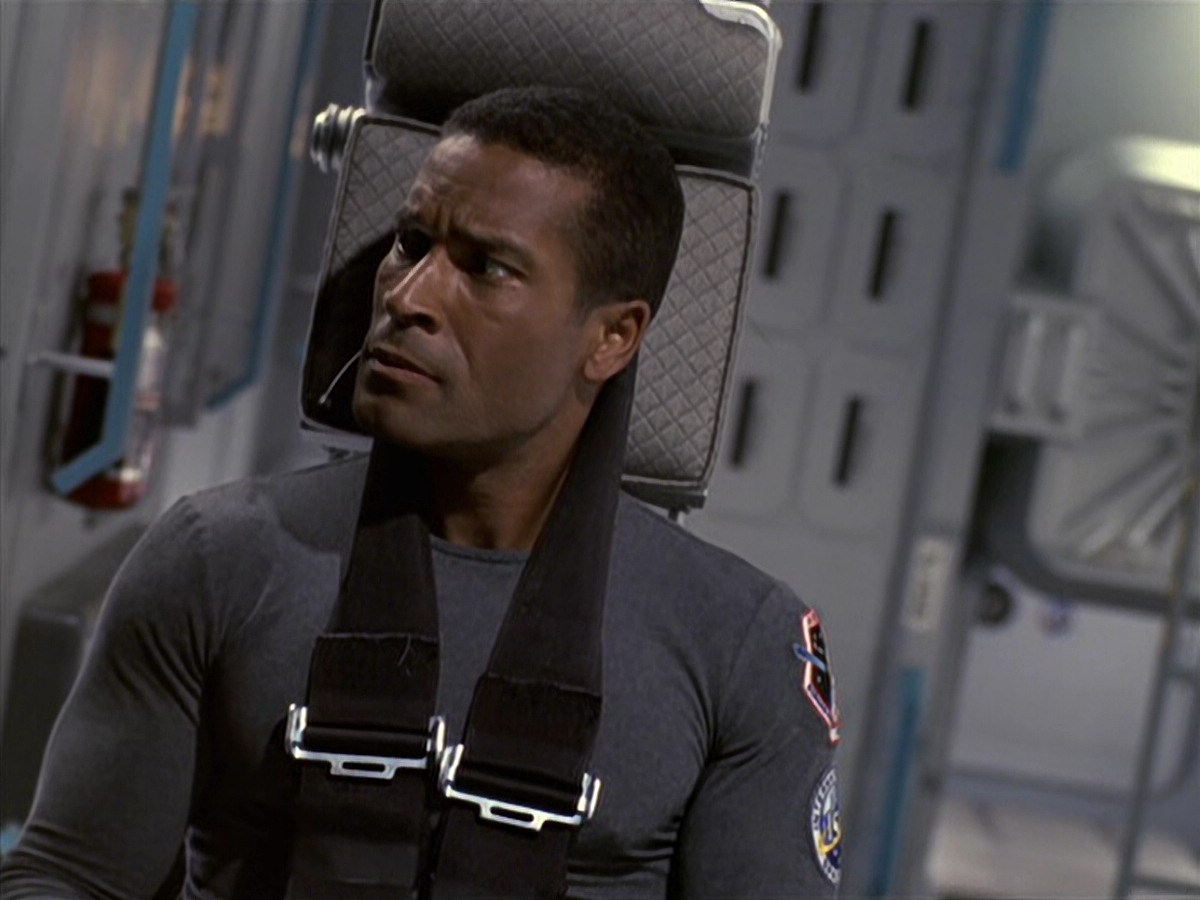 extant_StarTrek_VOY_6x08-OneSmallStep_00084.jpg