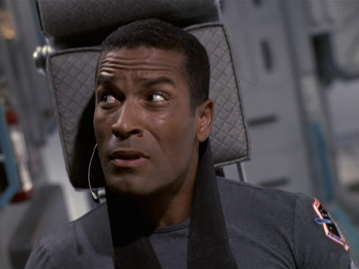 extant_StarTrek_VOY_6x08-OneSmallStep_00120.jpg