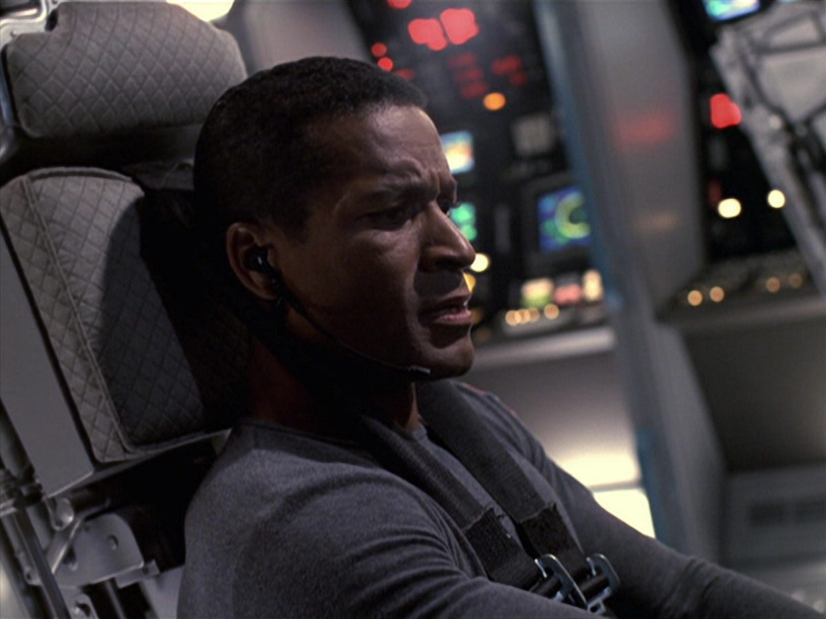 extant_StarTrek_VOY_6x08-OneSmallStep_00130.jpg