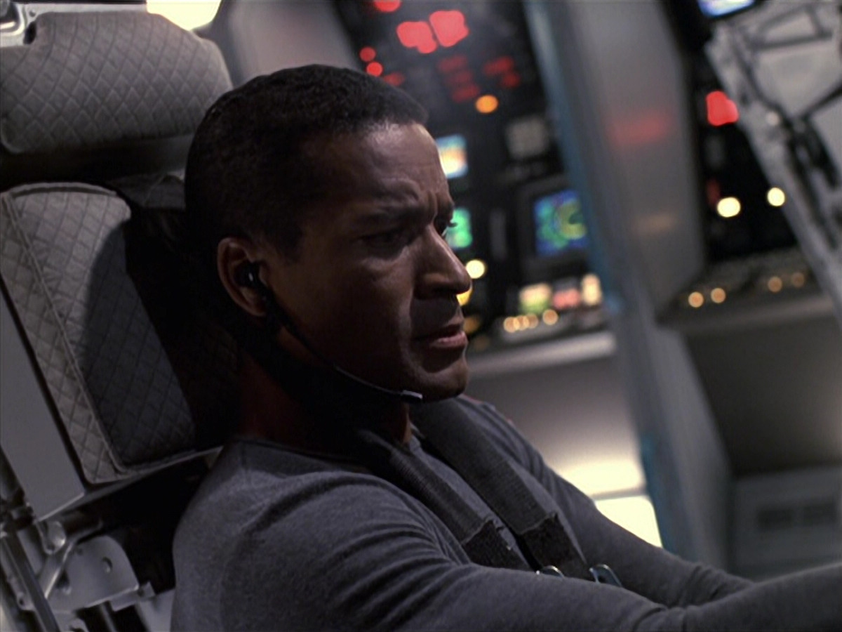 extant_StarTrek_VOY_6x08-OneSmallStep_00132.jpg
