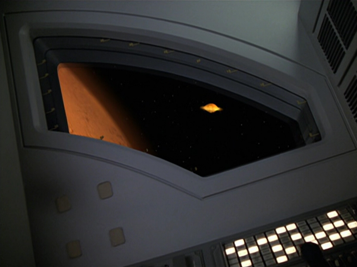 extant_StarTrek_VOY_6x08-OneSmallStep_00141.jpg