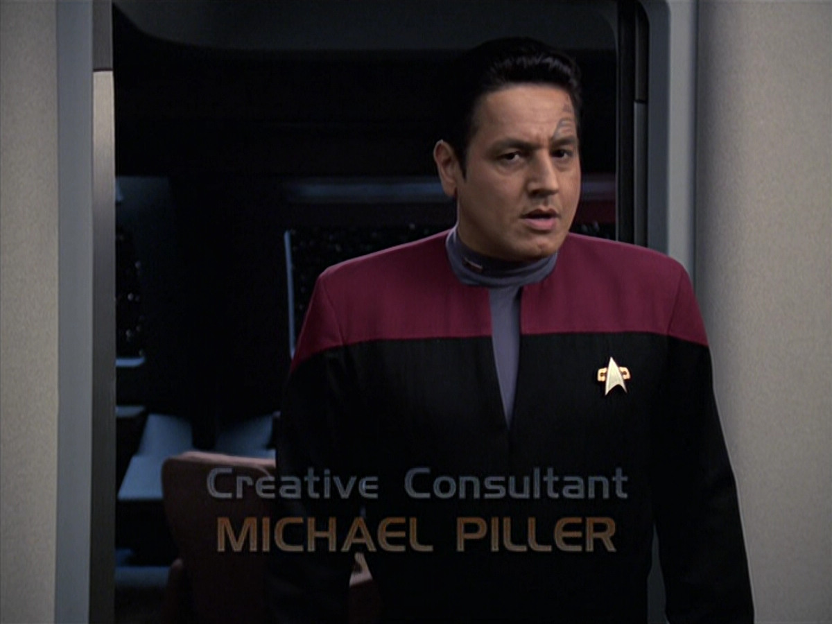 extant_StarTrek_VOY_6x08-OneSmallStep_00340.jpg