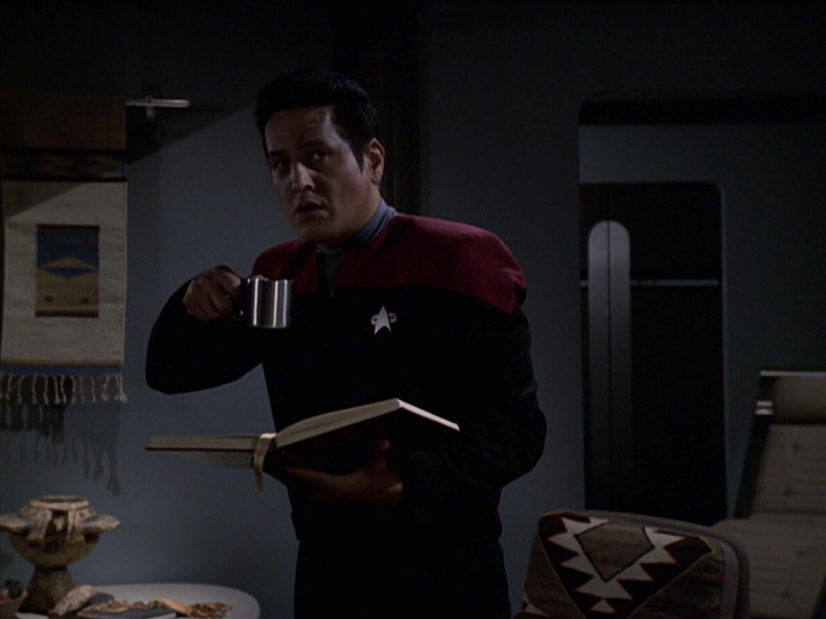 extant_StarTrek_VOY_6x08-OneSmallStep_00384.jpg